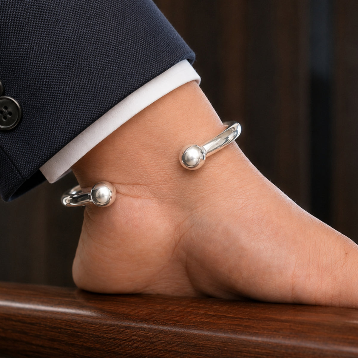Classic Bangle 丸いエンドとシルバーの輝き