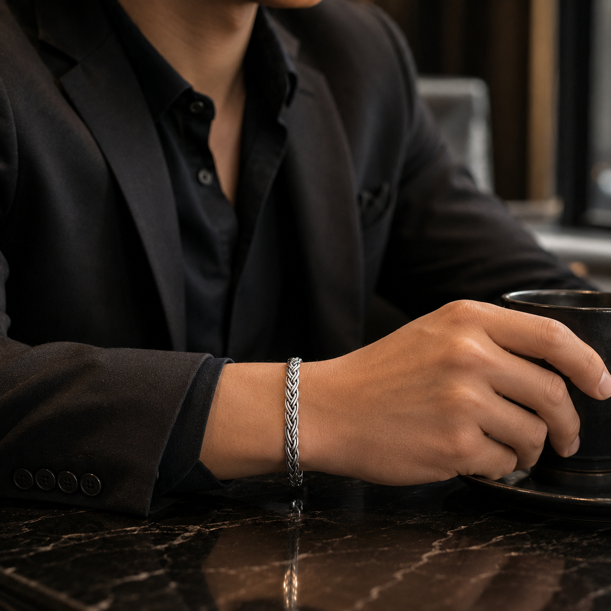 Silver Braid シルバー925バングルの着用イメージ